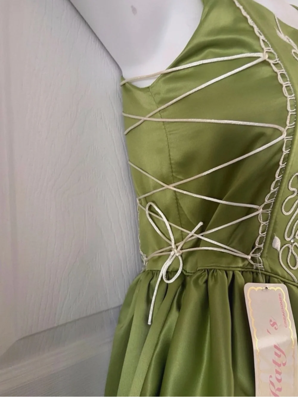 New Girls dress size 10. Can be used as a princess tiana dress